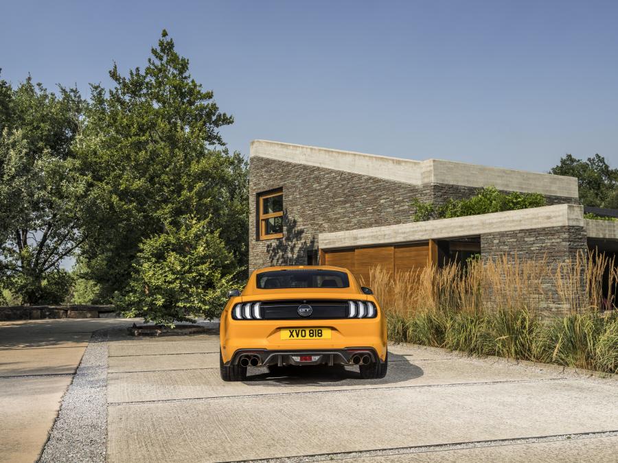  Ford Mustang GT Fastback 2017 года  (EU) (фото 9 из 42)